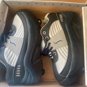 Vintage STREET FLYERS Sneaker Skate Boys Size 3/ Girls Size 5 in  Gray Color